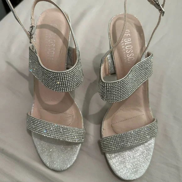 De Blossom Collection Silver Heel. Worn Once. Like New. - Picture 3 of 11